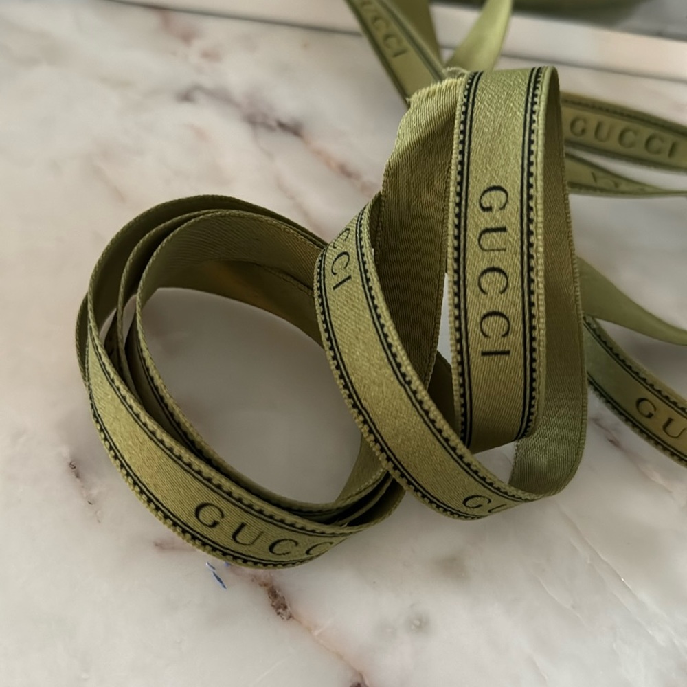 Gucci ribbon